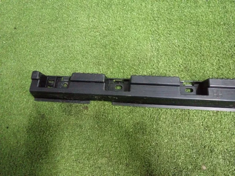 Кронштейн порога