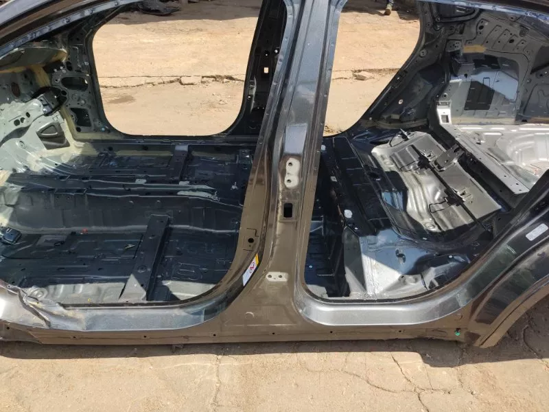 Порог с центральной стойкой