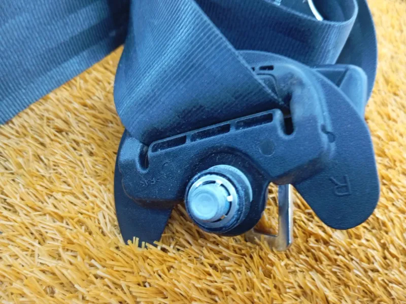 Ремень безопасности