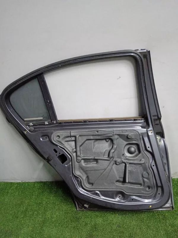 Дверь BMW 3-Series 2005 41007203647 E90, задняя левая