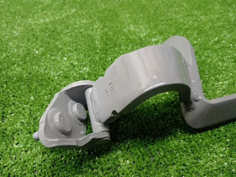 Петля двери багажника