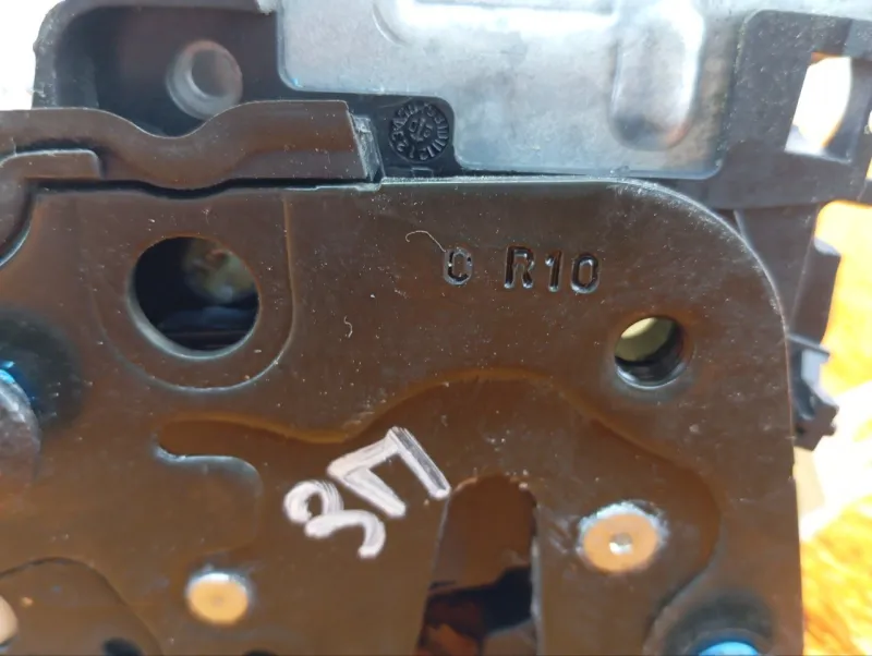 Замок двери