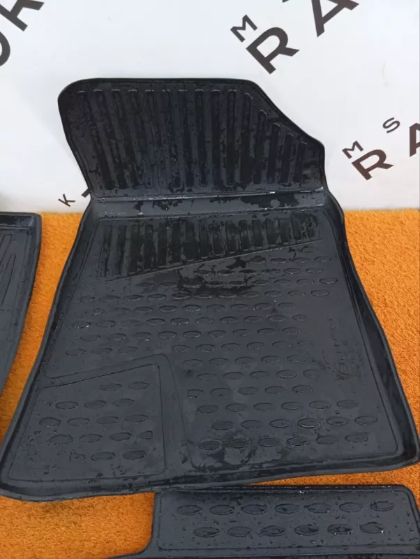 Коврик салона