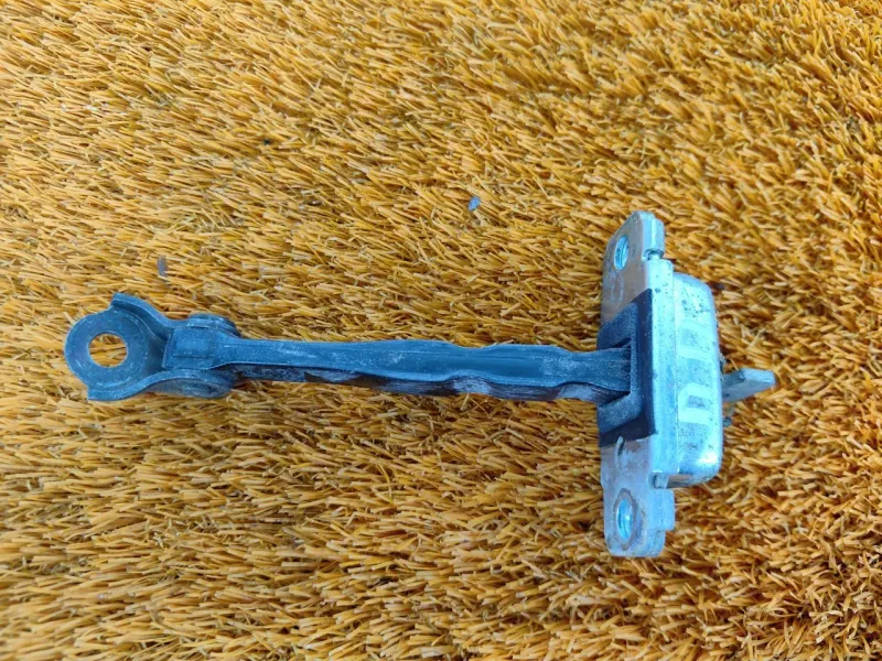 Ограничитель двери