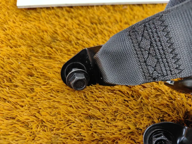 Ремень безопасности