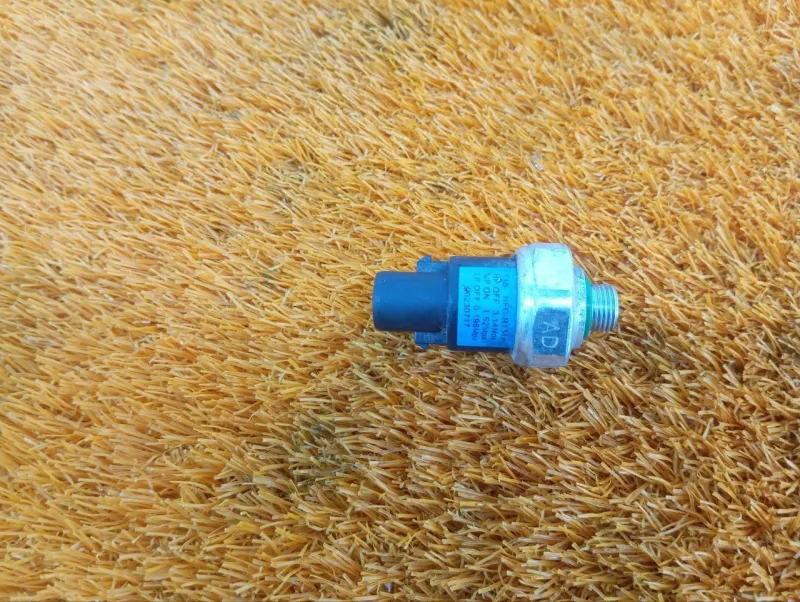 Датчик давления компрессора кондиционера