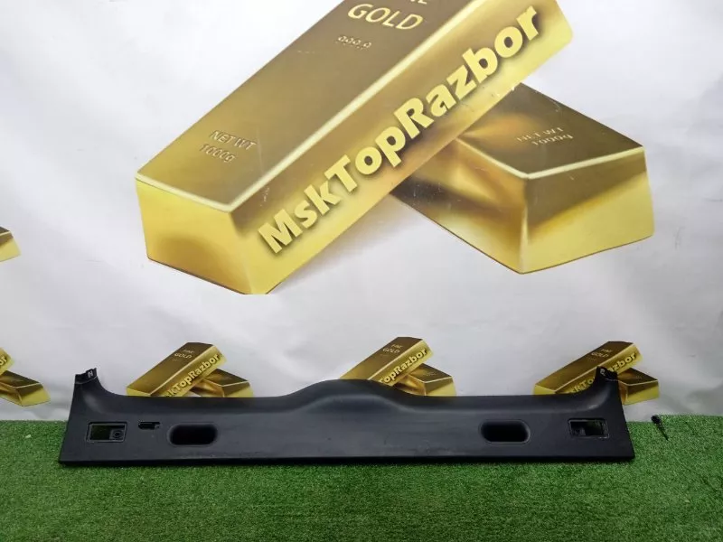 Обшивка крышки багажника