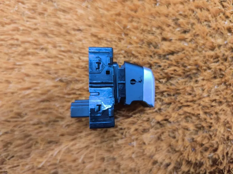 Кнопка стеклоподъемника