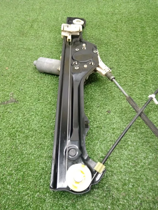 Стеклоподъемник BMW X5 2007 51337166380 E70, передний правый