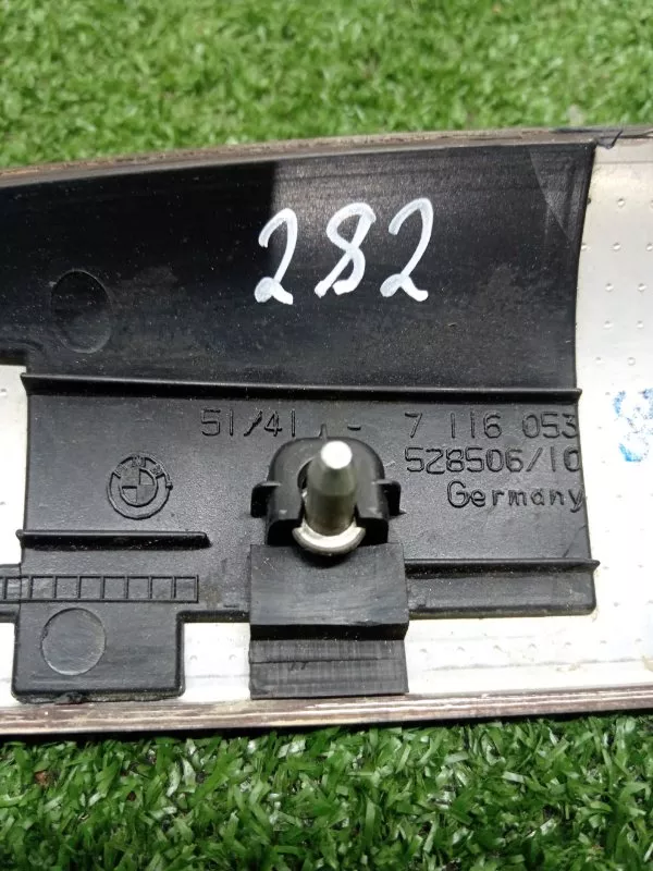 Накладка двери декоративная