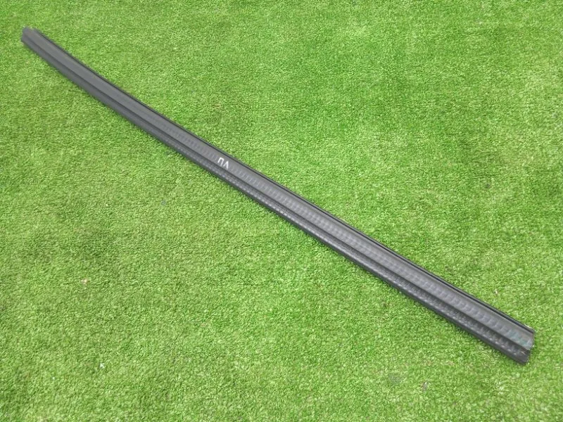 Уплотнитель стекла двери