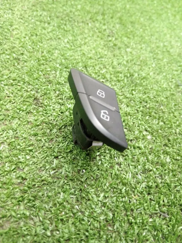 Кнопка центрального замка