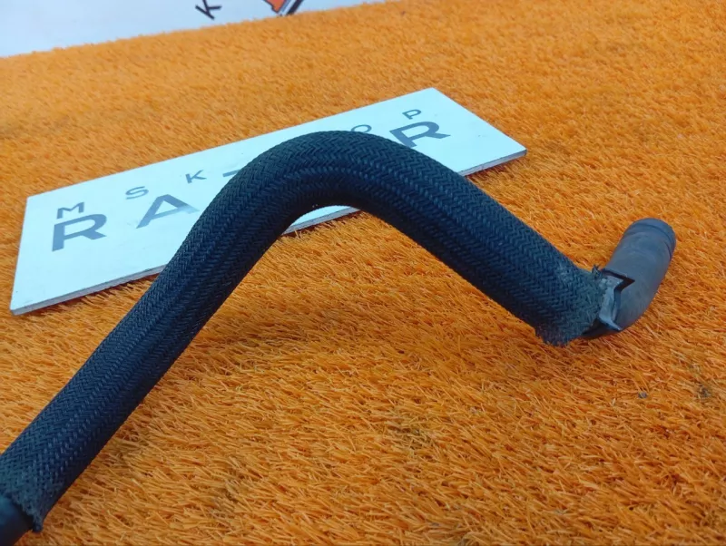 Патрубок системы охлаждения