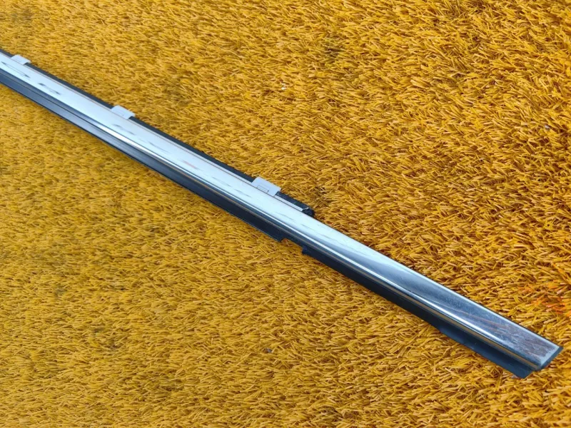 Уплотнитель стекла двери