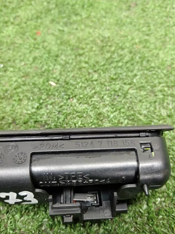 Кнопка открывания багажника BMW 5-Series 2006 51247118158 E60/E61, задняя