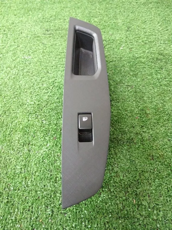 Кнопка стеклоподъемника