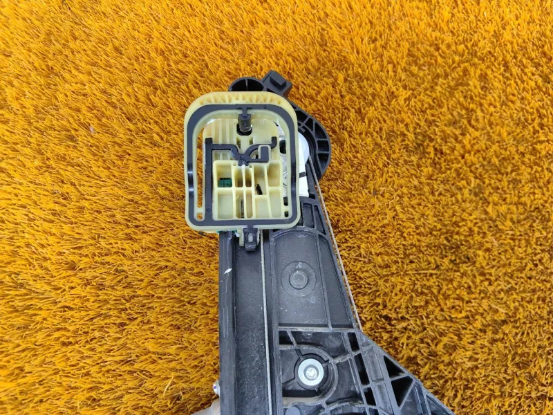 Стеклоподъемник