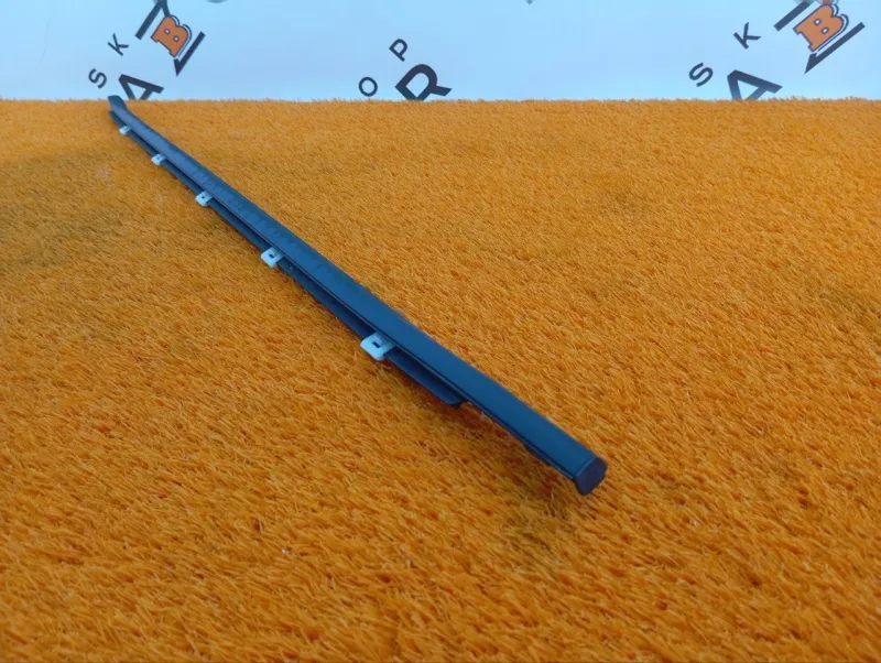 Уплотнитель стекла двери