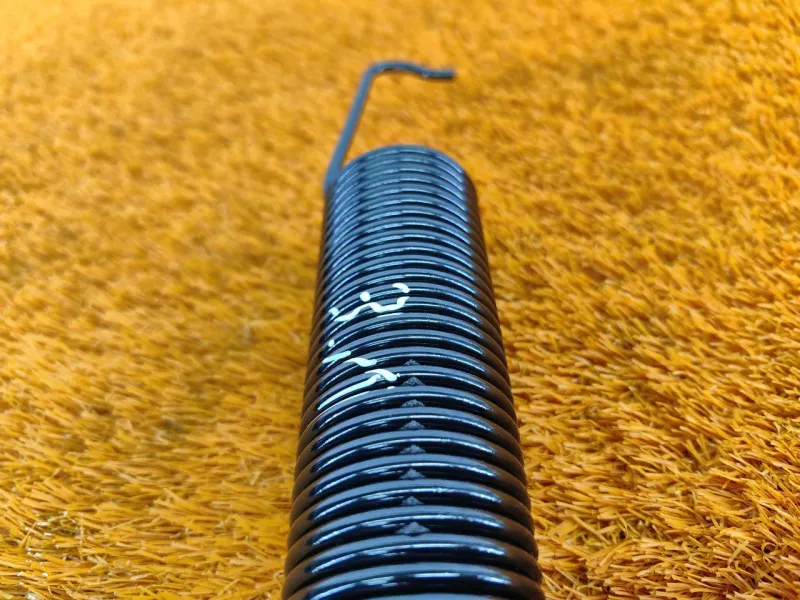 Пружина крышки багажника