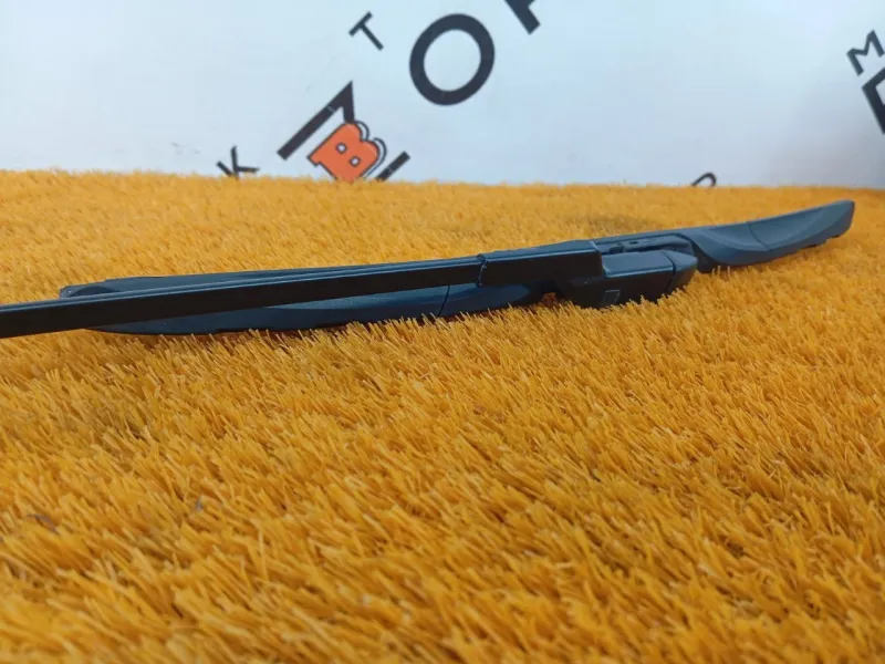 Поводок стеклоочистителя лобового стекла