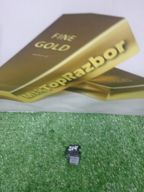 Кнопка стеклоподъемника