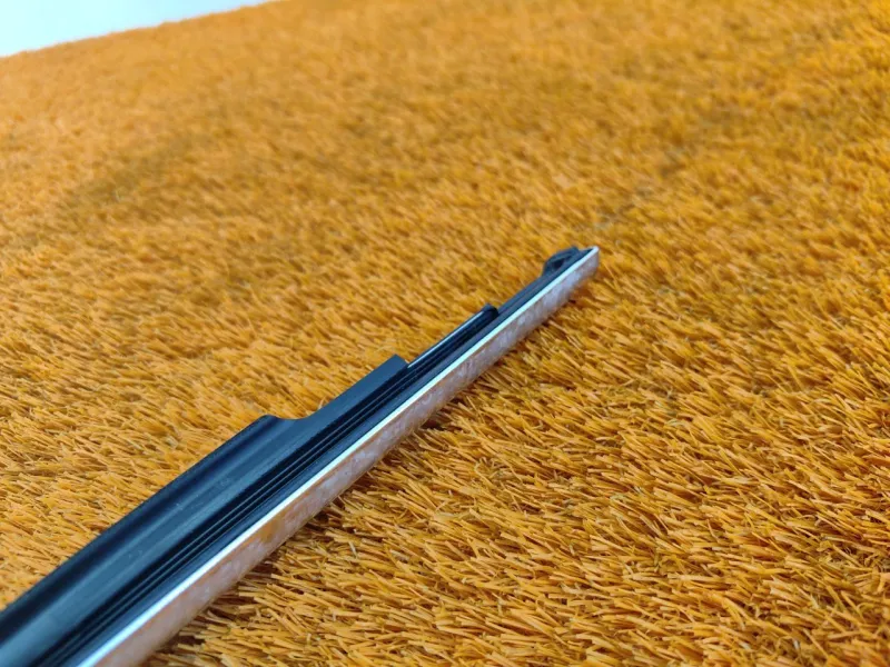 Молдинг стекла