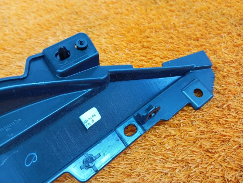 Накладка обшивки двери