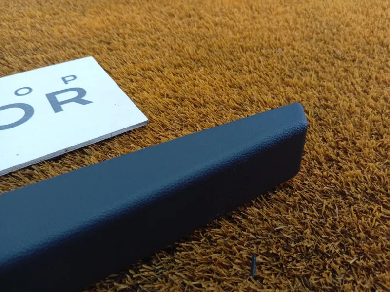 Накладка крышки багажника