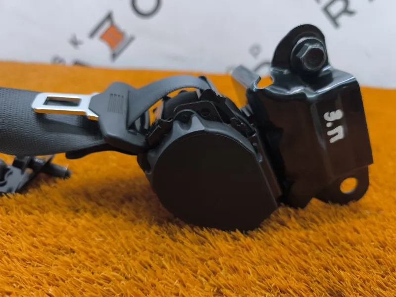 Ремень безопасности