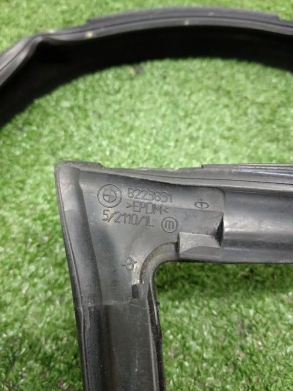 Уплотнитель стекла двери