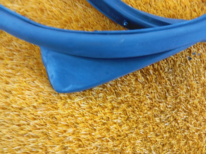 Уплотнитель двери