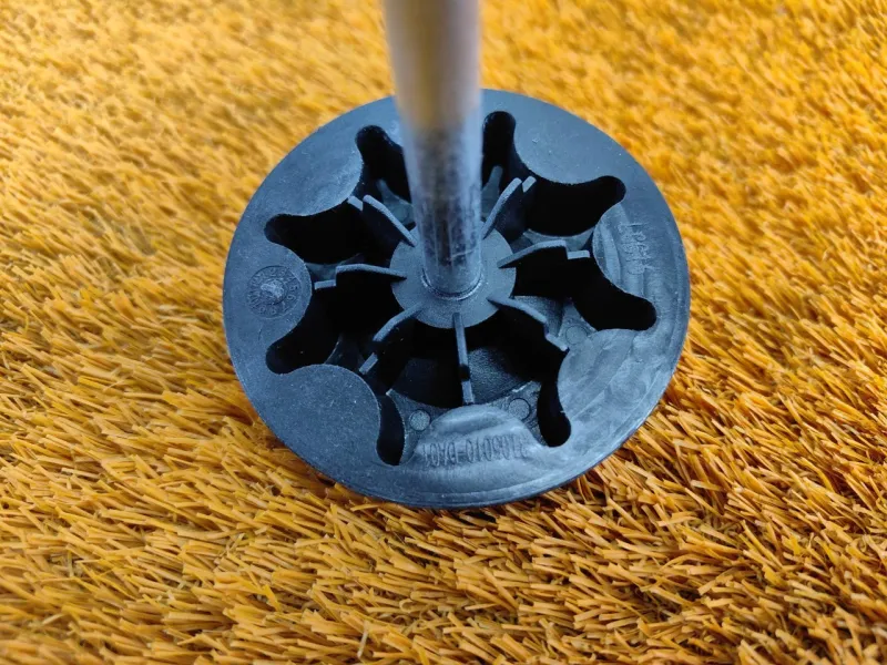 Крепление запасного колеса