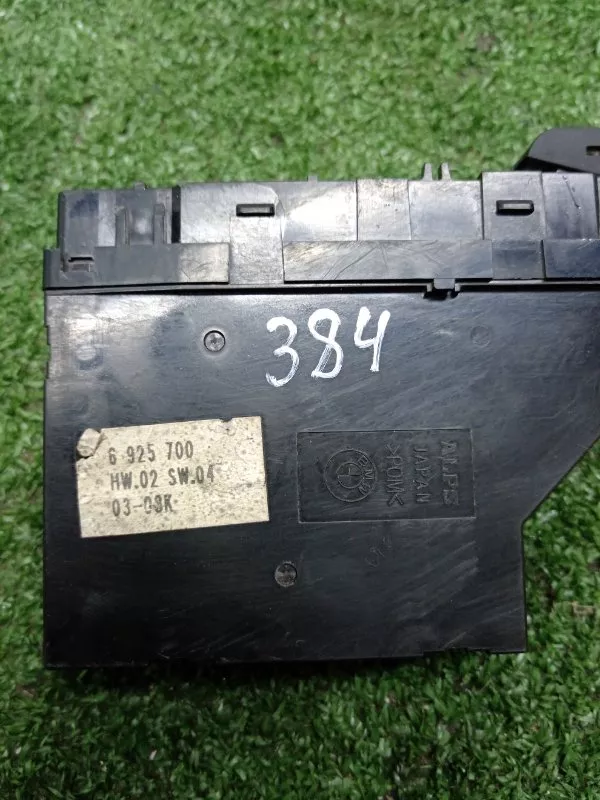 Кнопка стеклоподъемника