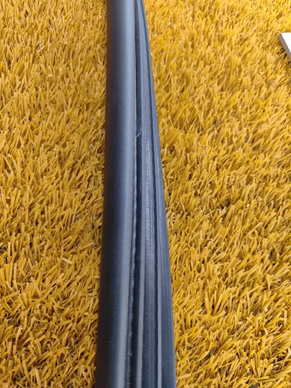 Уплотнитель проема двери