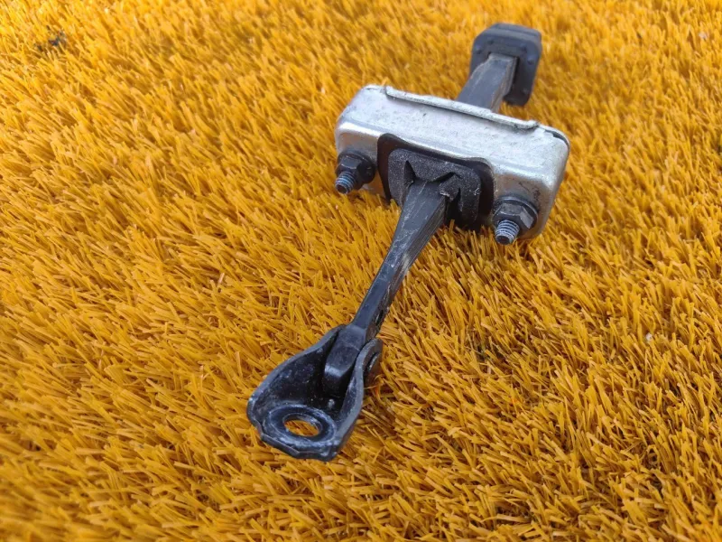 Ограничитель двери