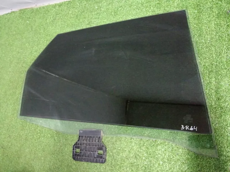 Стекло двери Audi A4 2005 8W5845206 B7, заднее правое