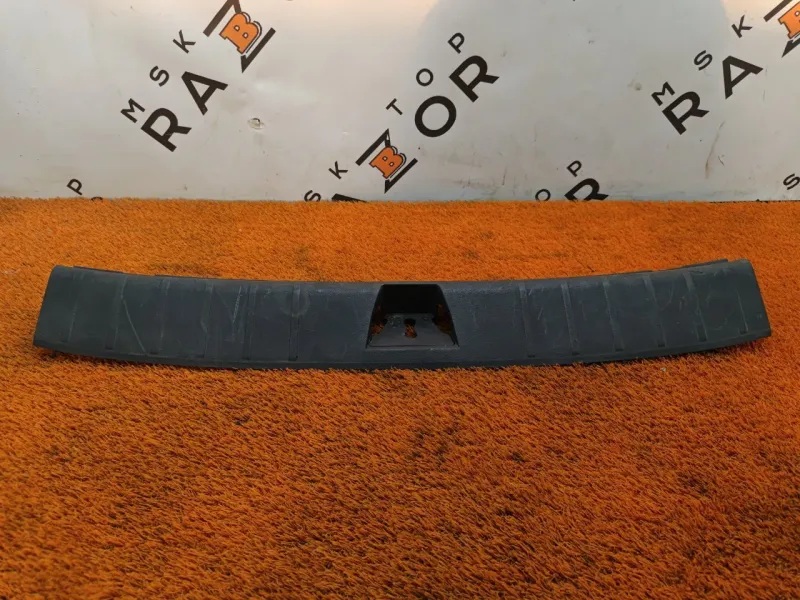 Накладка замка багажника