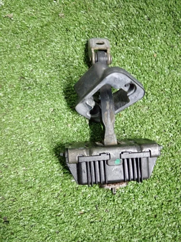 Ограничитель двери