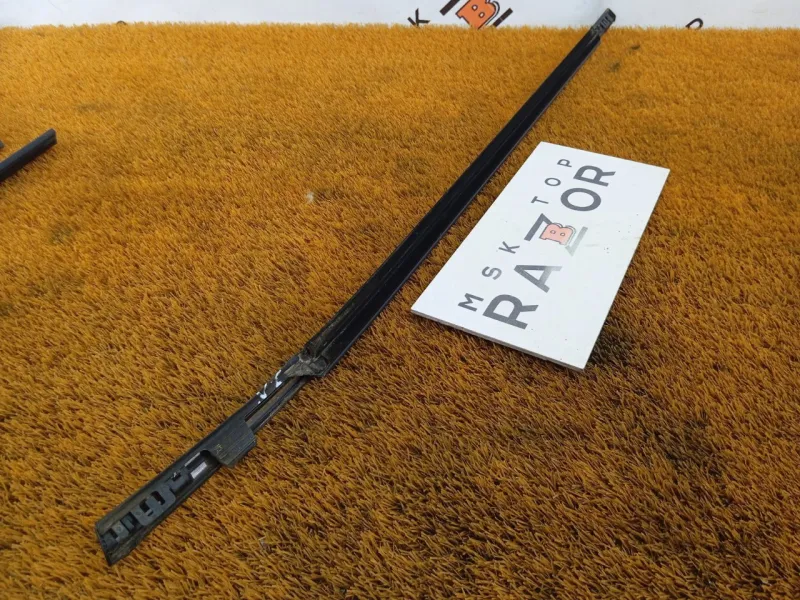 Уплотнитель стекла двери