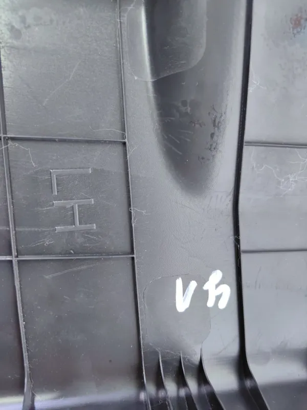 Обшивка центральной стойки