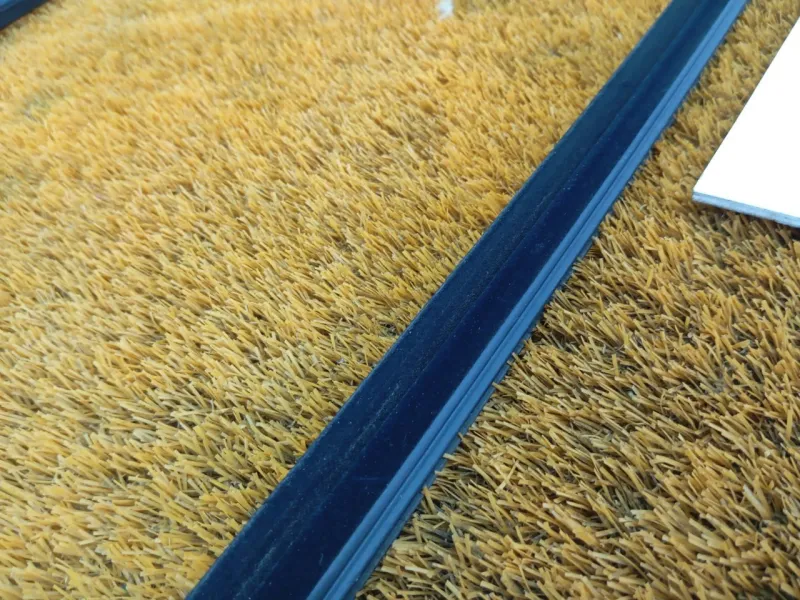 Уплотнитель стекла двери