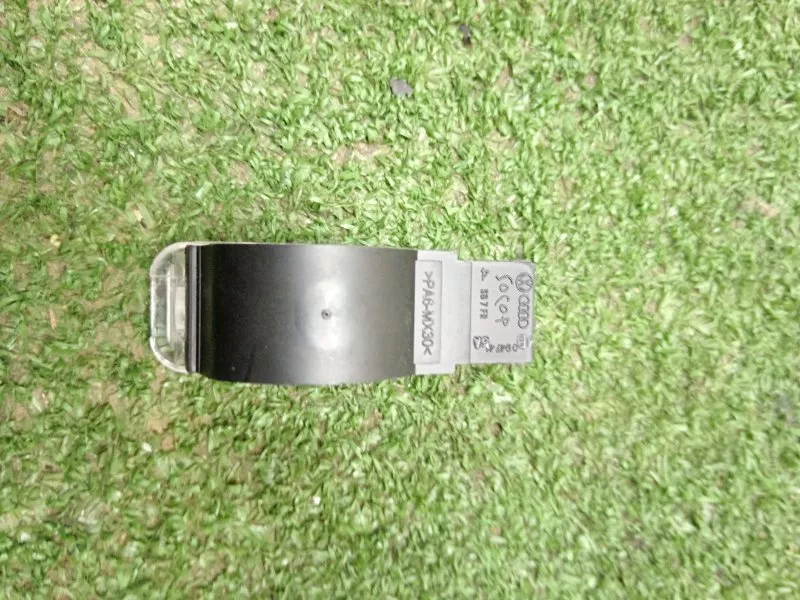 Плафон подсветки багажника