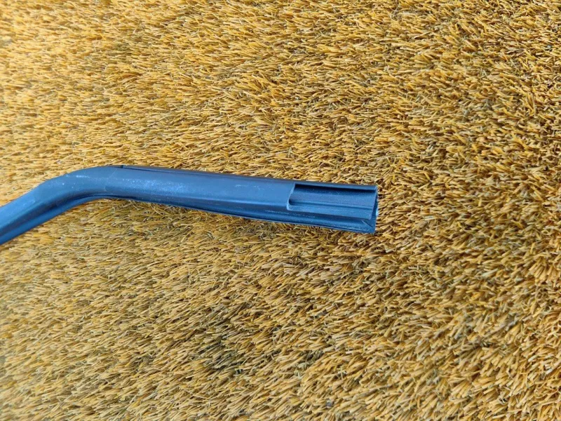 Уплотнитель стекла двери