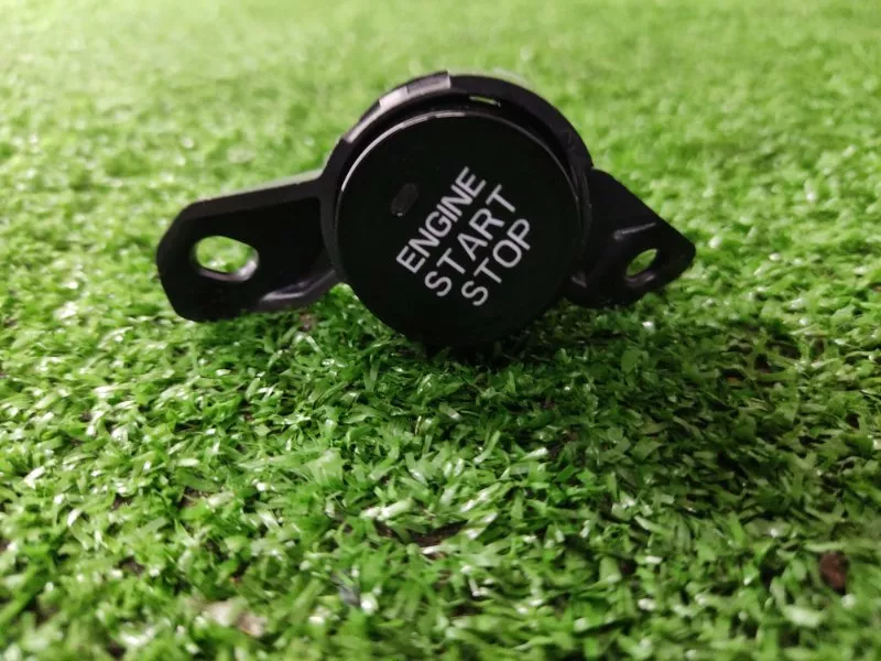 Кнопка запуска двигателя