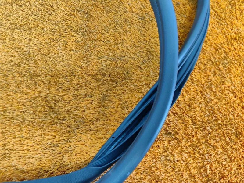 Уплотнитель проема двери