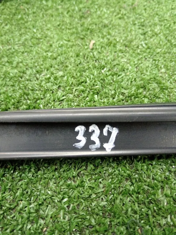 Уплотнитель стекла двери