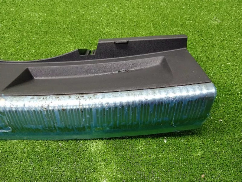 Накладка замка багажника