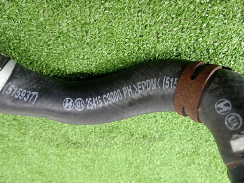 Патрубок радиатора