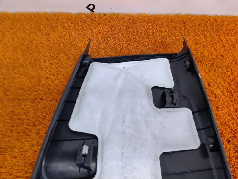 Обшивка центральной стойки