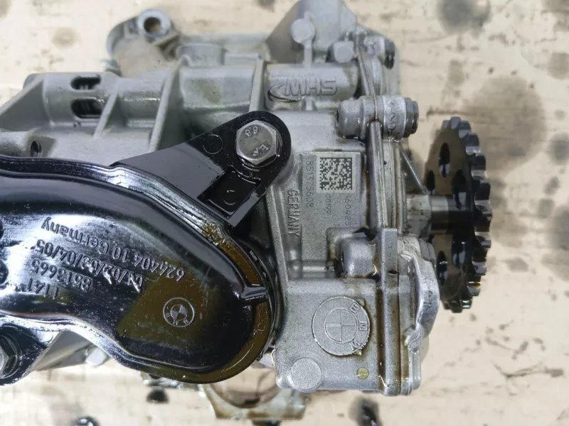 Масляный насос BMW 5-Series 2019 11418513756 G30 B47D20A